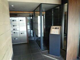 16/16 エントランス