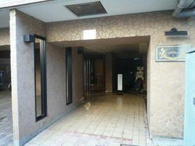 15/16 エントランス