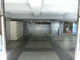 16/16 エントランス