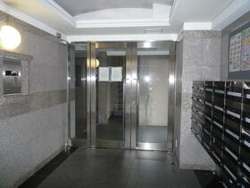 18/18 エントランス