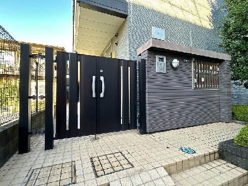 13/13 エントランス