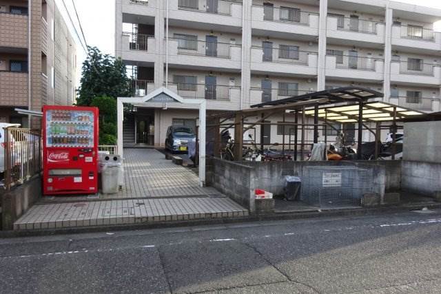 17/19 エントランス