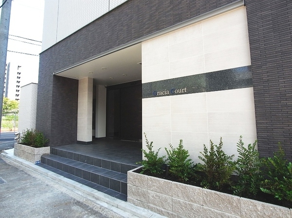 14/16 エントランス