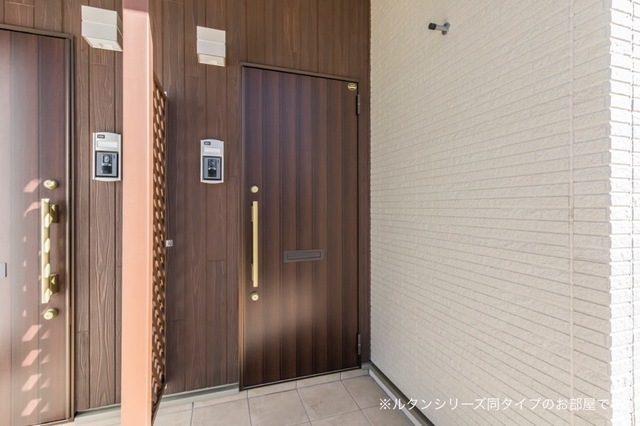 13/21 エントランス