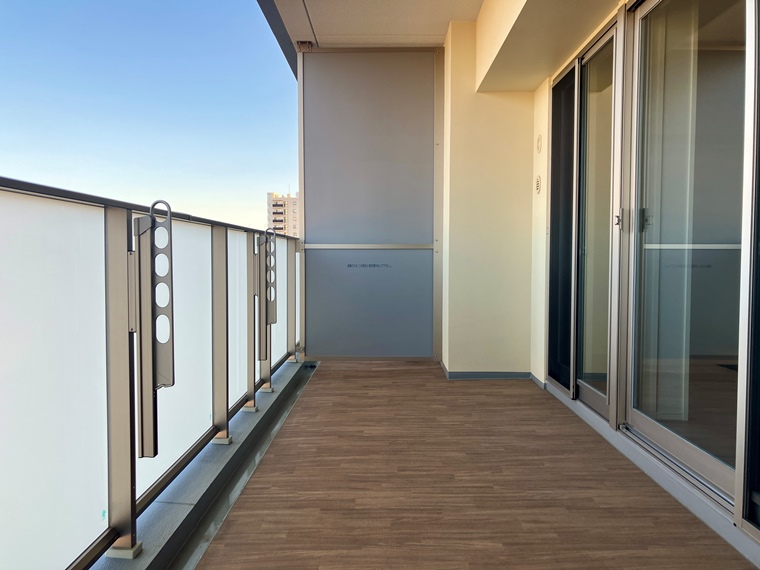 13/18 バルコニー