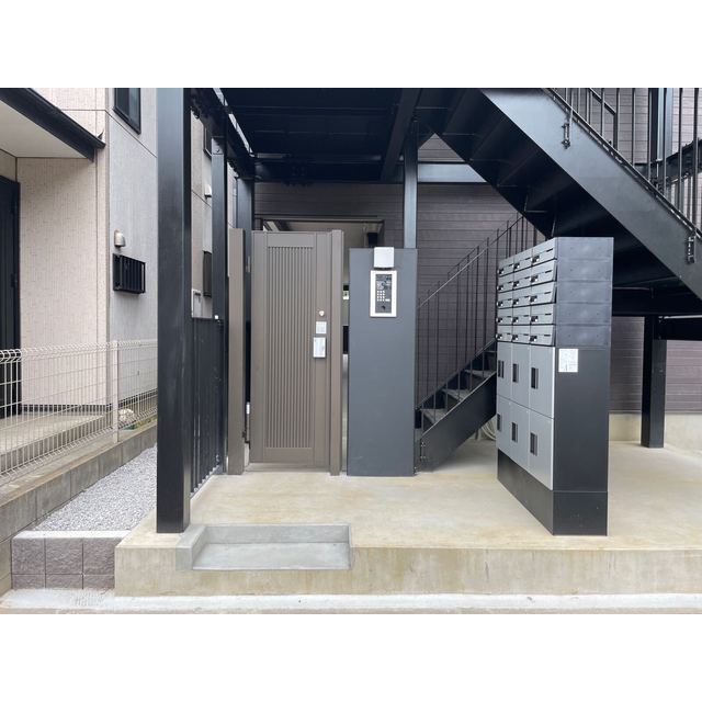 21/22 エントランス