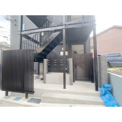 22/22 エントランス