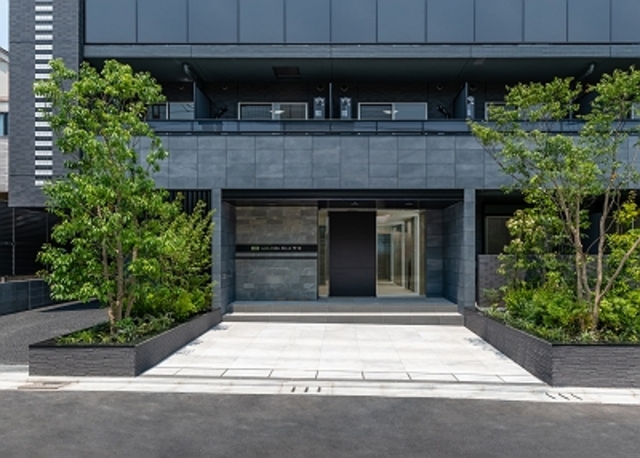 27/29 エントランス