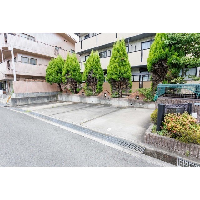 16/26 駐車場