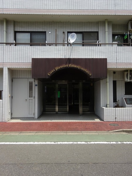 13/14 エントランス