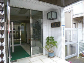 16/16 エントランス