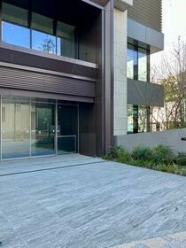 16/16 エントランス