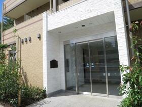 16/16 エントランス