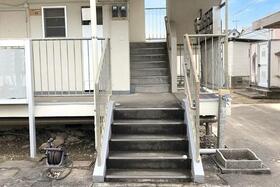 17/17 エントランス