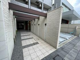 15/16 エントランス