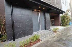 15/15 エントランス