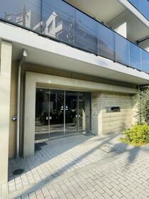 5/5 エントランス