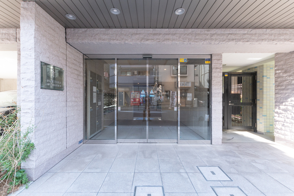 5/5 エントランス