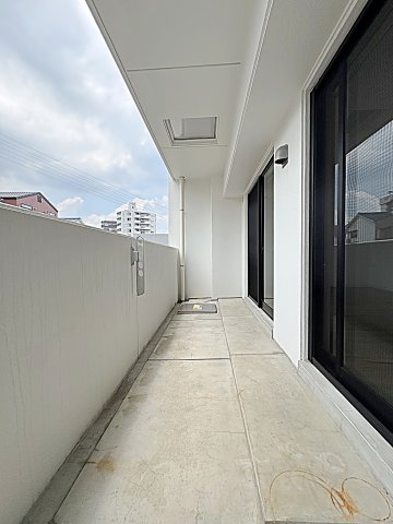 18/28 バルコニー