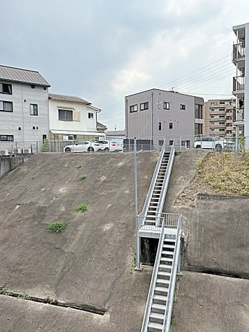 28/28 駐車場