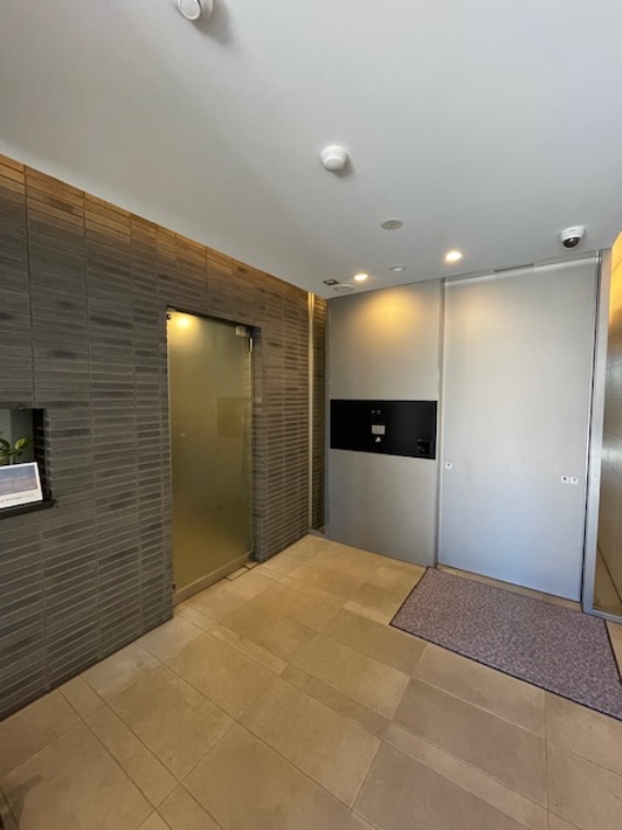 4/4 エントランス