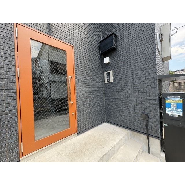 22/22 エントランス