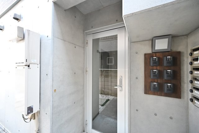 16/22 エントランス