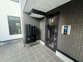 14/14 エントランス