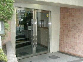 5/5 エントランス