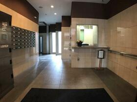 16/16 エントランス