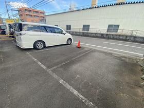 16/16 駐車場