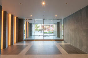 4/4 エントランス