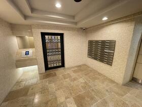 2/2 エントランス