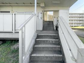 15/16 エントランス