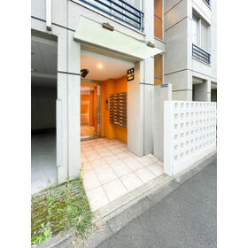 5/5 エントランス