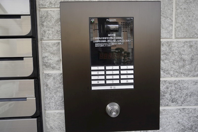 16/17 エントランス