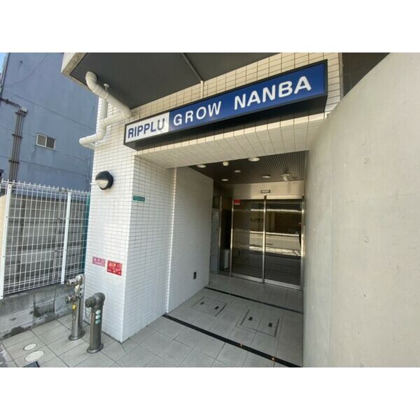 16/16 エントランス