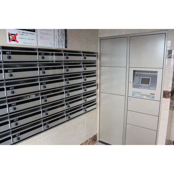 14/15 エントランス