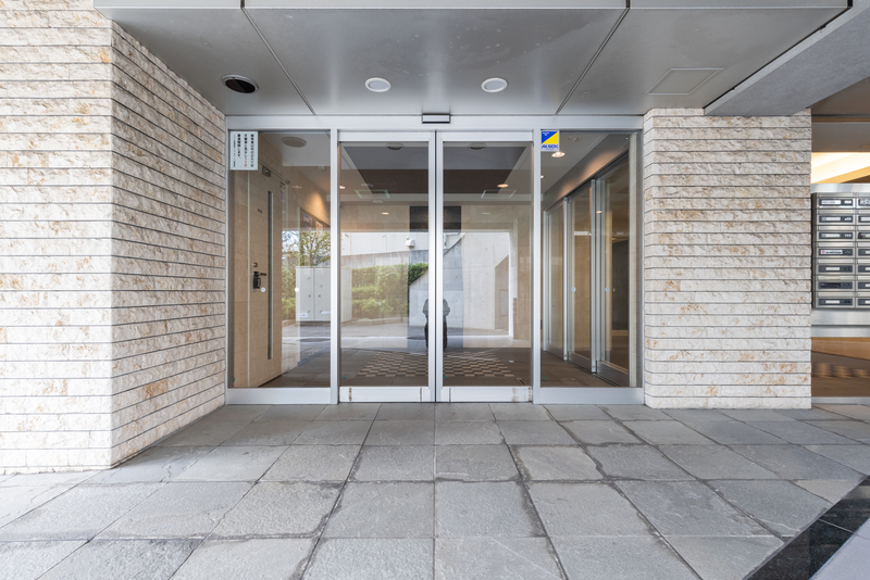 5/5 エントランス