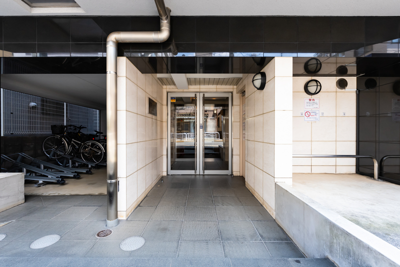 5/5 エントランス