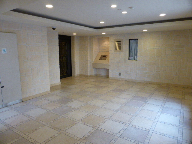 2/4 エントランス