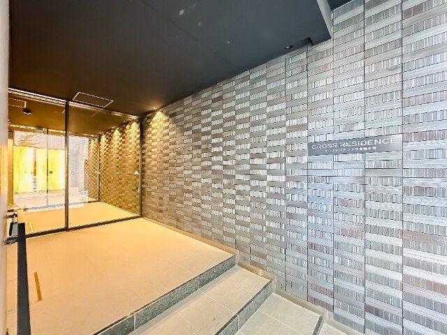 22/23 エントランス