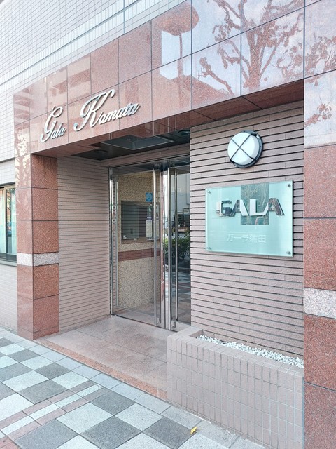 23/29 エントランス