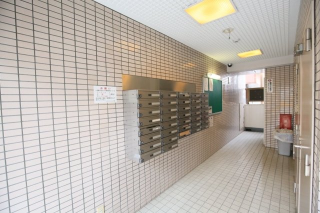 20/21 エントランス