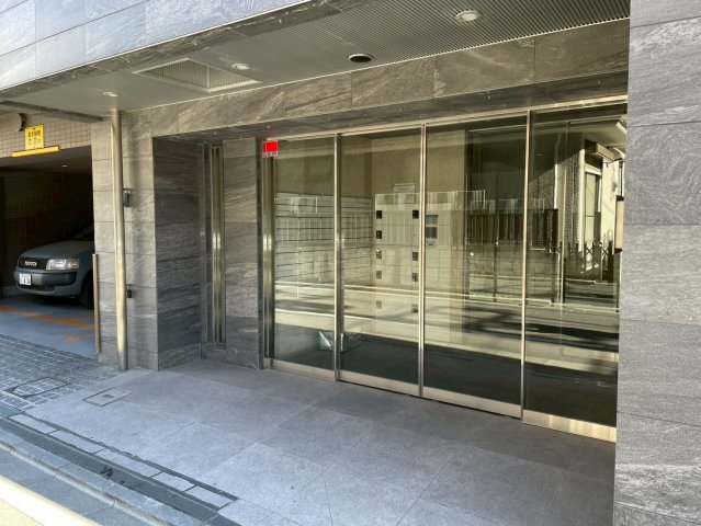 15/15 エントランス