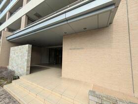 16/17 エントランス