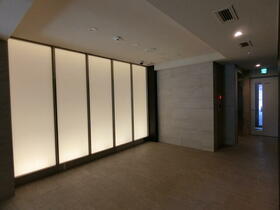 16/16 エントランス