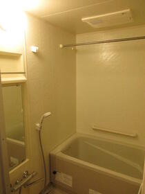 13/16 浴室