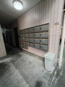 16/16 エントランス