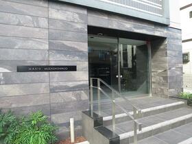 16/16 エントランス